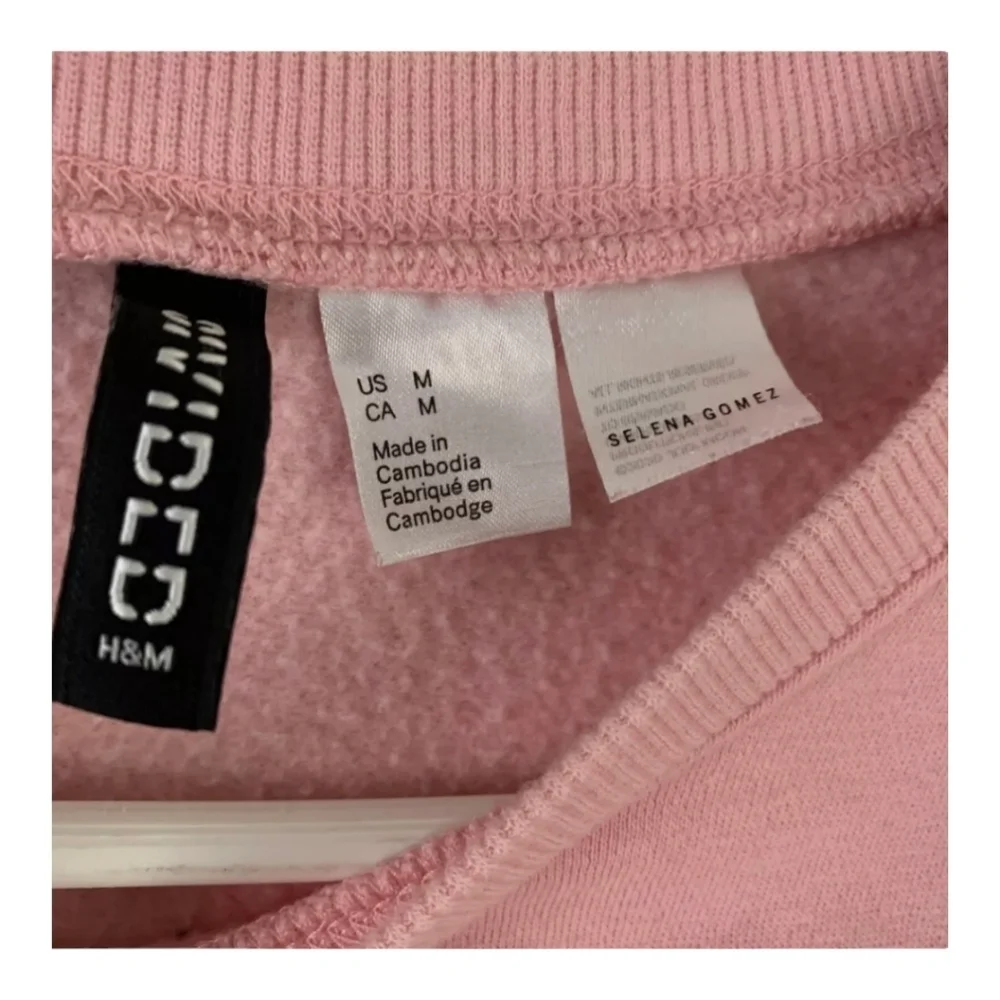 H&M DIVIDED Selena Gomez Sweatshirt - Picture 7 of 8